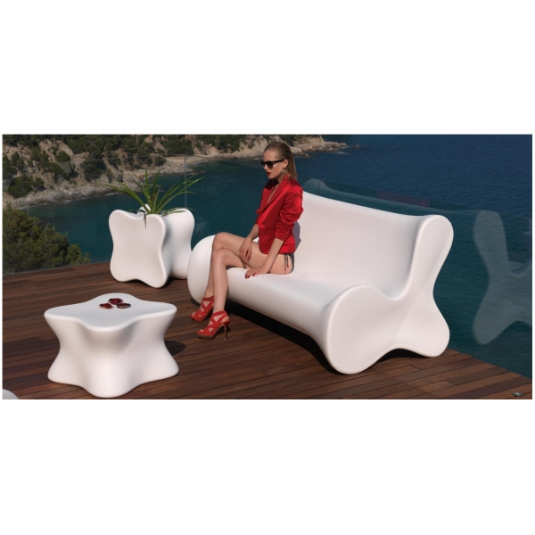 SOFÁ PAL DISEÑADA POR KARIM RASHID PARA VONDOM